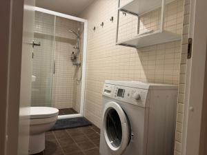 Ένα μπάνιο στο Luxury Suites Rotermanni by Rikas Hotels