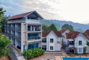 Nespecifikovaný výhled na hory nebo výhled na hory při pohledu z hotelu