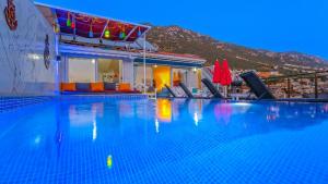 Bazén v ubytování Kalkan 3 Bedroom Apartment - 7760 nebo v jeho okolí