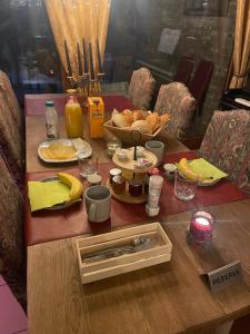 Toit of the bed and breakfast aladel või selle läheduses