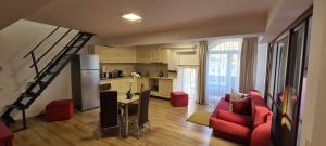 Η κουζίνα ή μικρή κουζίνα στο Hotel Perla