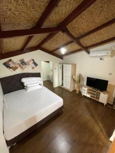 Ένα ή περισσότερα κρεβάτια σε δωμάτιο στο KaditaS villa +26 φωτογραφίες