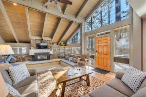 a large living room with a wooden ceiling at LLC0804 - Lucky Lady 404 in South Lake Tahoe