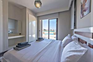 Postel nebo postele na pokoji v ubytování Luxury villa in gouna