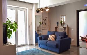 Χώρος καθιστικού στο Gorgeous Apartment In Falerna Marina