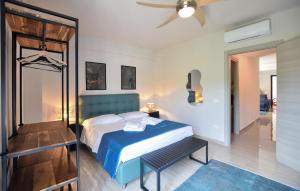 Ένα ή περισσότερα κρεβάτια σε δωμάτιο στο Gorgeous Apartment In Falerna Marina +3 φωτογραφίες