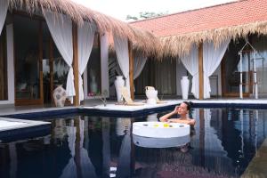 Πισίνα στο ή κοντά στο LAGOM - Luxury Villa