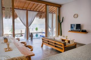 Μια τηλεόραση ή/και κέντρο ψυχαγωγίας στο LAGOM - Luxury Villa