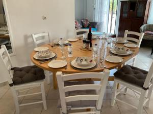 Gallery image of Palm Tree Villa in Almirida +40 photos