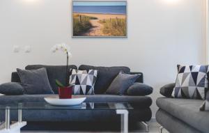 Posedenie v ubytovaní 2 Bedroom Pet Friendly Home In Zestilac