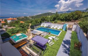 Bazén v ubytování Nice Apartment In Crikvenica With Wifi nebo v jeho okolí