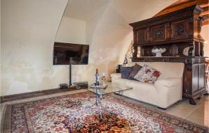 Χώρος καθιστικού στο 4 Bedroom Beautiful Home In Fivizzano