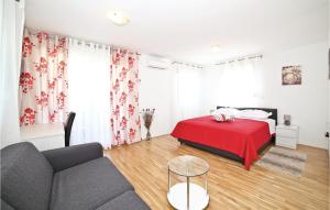 Posteľ alebo postele v izbe v ubytovaní Holiday Home Zedno With Sea View 12
