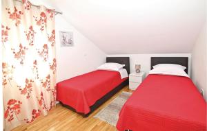 Posteľ alebo postele v izbe v ubytovaní Holiday Home Zedno With Sea View 12