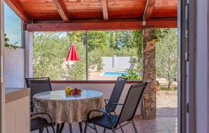 Patio nebo venkovní prostory v ubytování One-Bedroom Holiday Home In Bilice