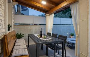 Balkón alebo terasa v ubytovaní 3 Bedroom Villa In Pula