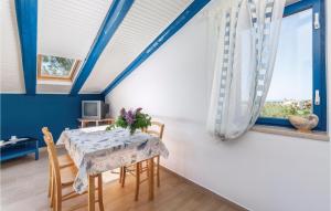 TV a/nebo společenská místnost v ubytování Apartment Kunfin V