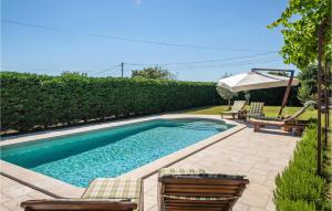 Bazén v ubytování Awesome Home In Krnica nebo v jeho okolí