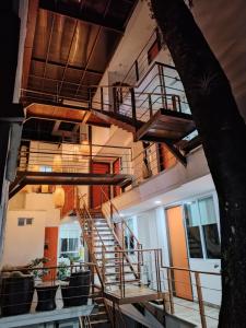 Naktsmītnes TREEHOUSE1959 HOTEL pilsētā Villavičencio fotogalerijas attēls