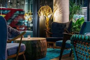 Istumisnurk majutusasutuses Ruby Zoe Hotel London