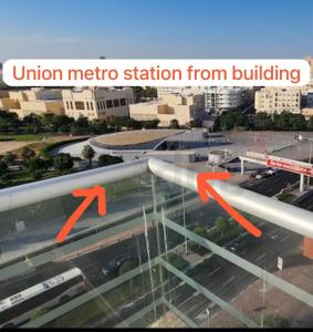 迪拜Backpackers heaven ! 18 beds in a 2 bedroom apartment in front of Union metro station Diera Dubai的相册照片