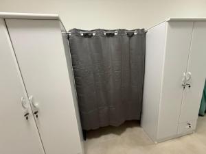 迪拜Backpackers heaven ! 18 beds in a 2 bedroom apartment in front of Union metro station Diera Dubai的相册照片