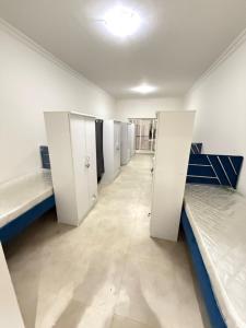 迪拜Backpackers heaven ! 18 beds in a 2 bedroom apartment in front of Union metro station Diera Dubai的相册照片