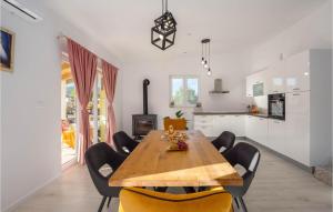 Fotografia z galérie ubytovania 3 Bedroom Beautiful Home In Klis v destinácii Klis