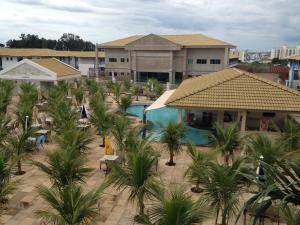 an overhead view of a resort with palm trees at Lacqua diRoma in Caldas Novas