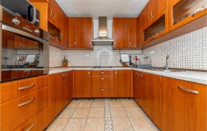 Kuchyň nebo kuchyňský kout v ubytování Cozy Home In Seget Donji + 26 fotografií