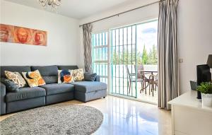 Et opholdsområde på 1 Bedroom Nice Apartment In Mijas Golf