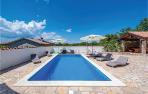 Bazén v ubytovaní Holiday Home Labin 43 With Outdoor Swimmingpool alebo v jeho blízkosti
