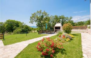 Zahrada ubytování Four-Bedroom Holiday Home In Blato Na Cetini
