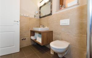 Kúpeľňa v ubytovaní 4 Bedroom Nice Home In Vodice