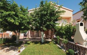 Galeriebild der Unterkunft Beautiful Apartment In Privlaka With Wifi in Privlaka