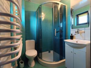Kúpeľňa v ubytovaní Pokoje i apartamenty u Sabiny - DOSTĘP DO JACUZZI TYLKO W WYBRANYCH OPCJACH sprawdź poniżej szczegóły rezerwacji + 37 fotografií