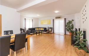 Część wypoczynkowa w obiekcie Holiday Home Valtura Xlvii
