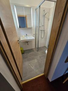 Łazienka w obiekcie Pension Appartement Ambrosi