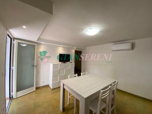 Et tv og/eller underholdning på Nedo + 8 billeder