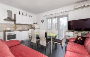Fotografia z galérie ubytovania Gorgeous Apartment In Senj With Kitchen v destinácii Senj