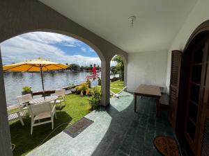 Θέα στο ποτάμι κοντά σε αυτή η παραθεριστική κατοικία