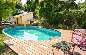 Πισίνα στο ή κοντά στο Nice Home In Vacqueyras