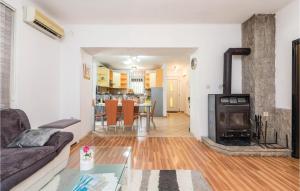 Posedenie v ubytovaní 2 Bedroom Beautiful Home In Rijeka
