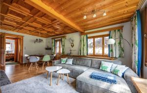 Posezení v ubytování Gemuetliche Ferienwohnung Werf