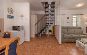 Posedenie v ubytovaní Pet Friendly Home In Novi Vinodolski