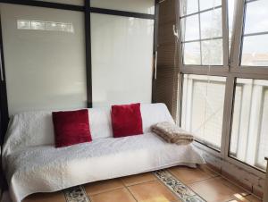 Rúm í herbergi á Home stay ideal for bikes and walking the camino