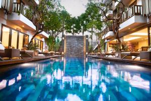 The swimming pool at or close to d'primahotel Seminyak