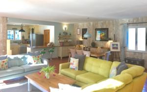 Χώρος καθιστικού στο Villa provençale moderne