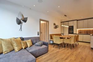 Kuchyň nebo kuchyňský kout v ubytování Das Goldjuwel - Luxury Apartments with private Spa