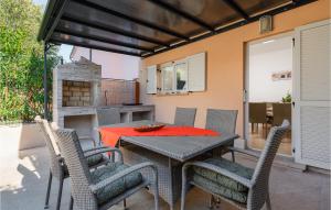 Balkón alebo terasa v ubytovaní Lovely Home In Vabriga With Wifi